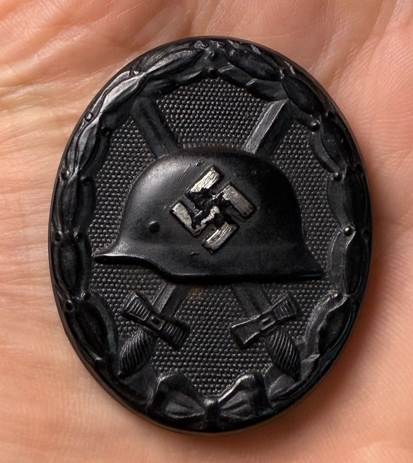 Z FACEBOOK AUCTION - German WW2 Black Wound Badge, Starting Bid $35 *