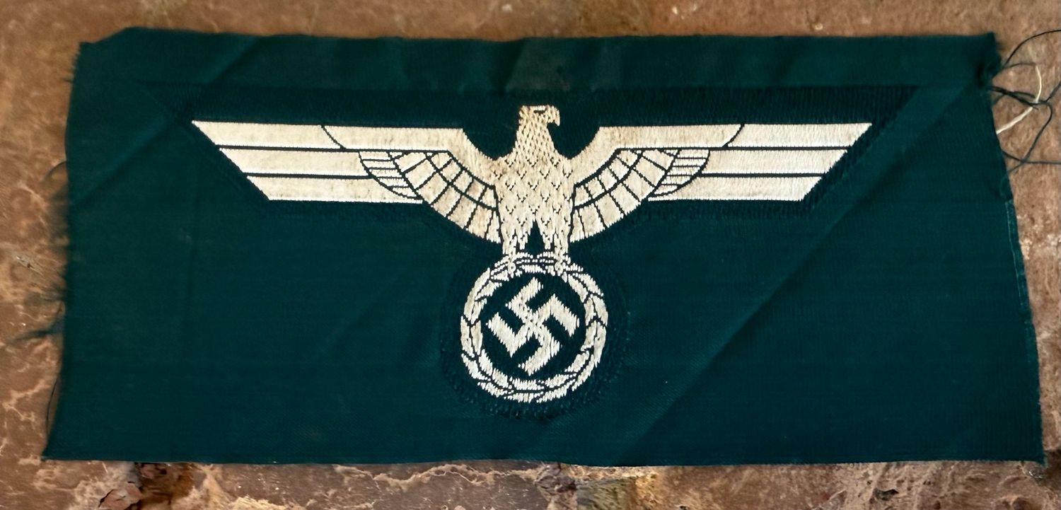 Z FACEBOOK AUCTION - German Army M36 Breast Eagle Unissued, Starting Bid $35 *