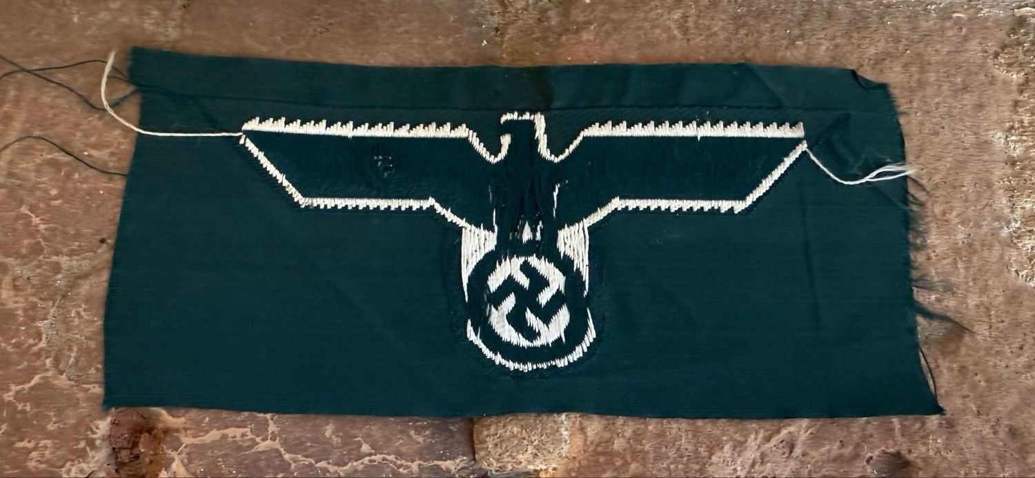 Z FACEBOOK AUCTION - German Army M36 Breast Eagle Unissued, Starting Bid $35 *