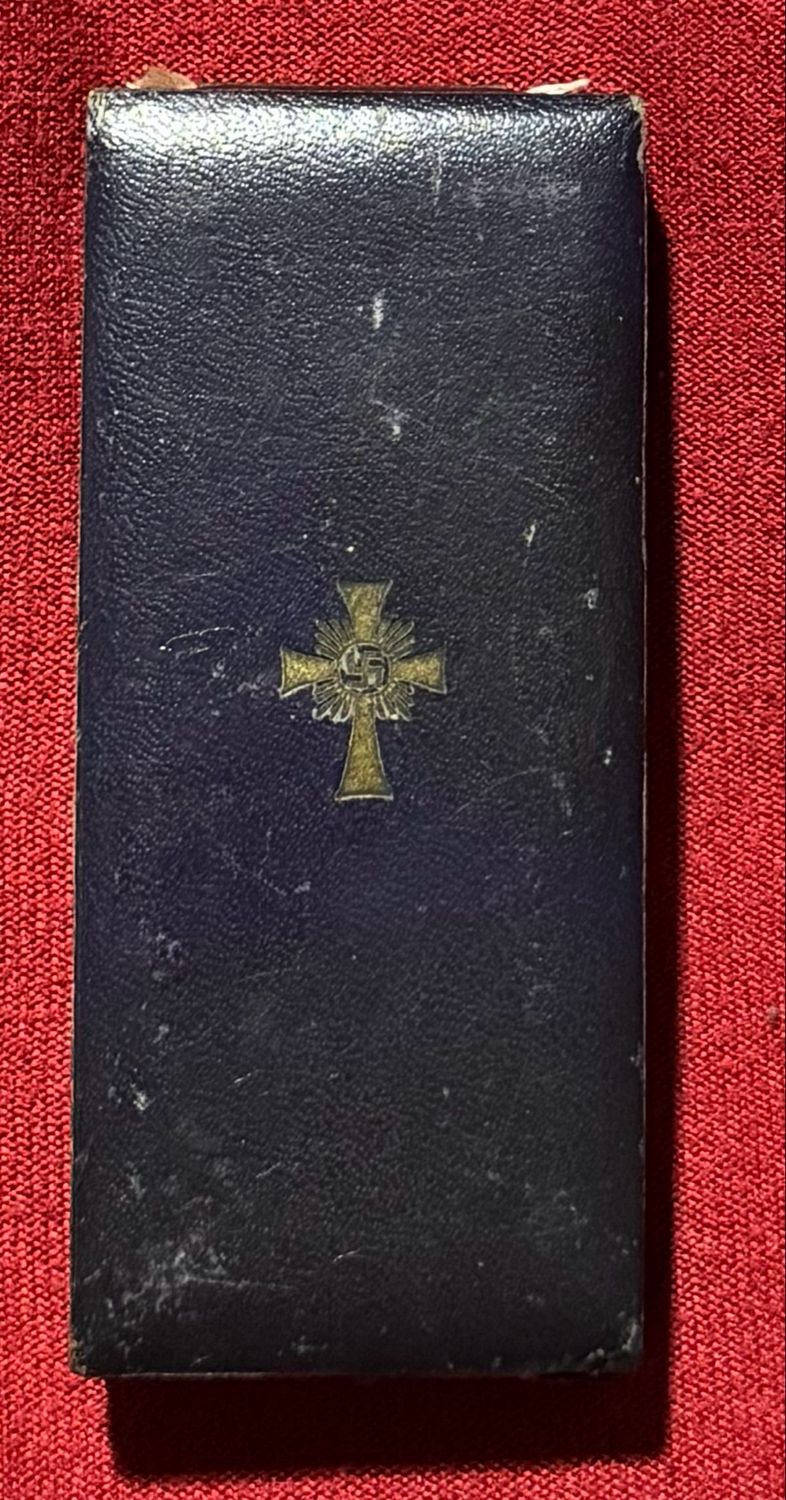 Z Cased German Mother&#39;s Cross In Gold *