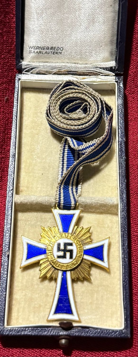 Z Cased German Mother&#39;s Cross In Gold *