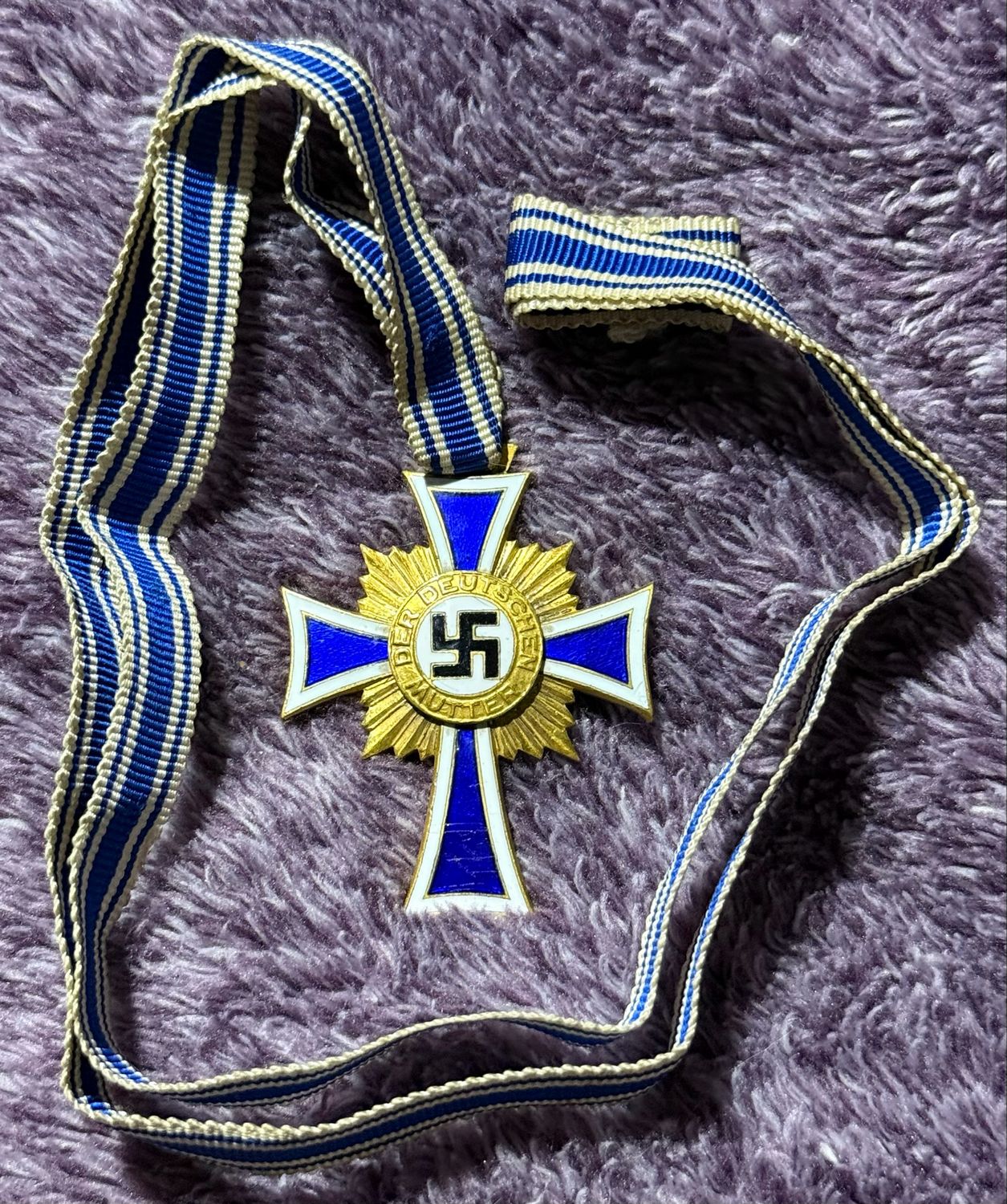 Z Cased German Mother&#39;s Cross In Gold *