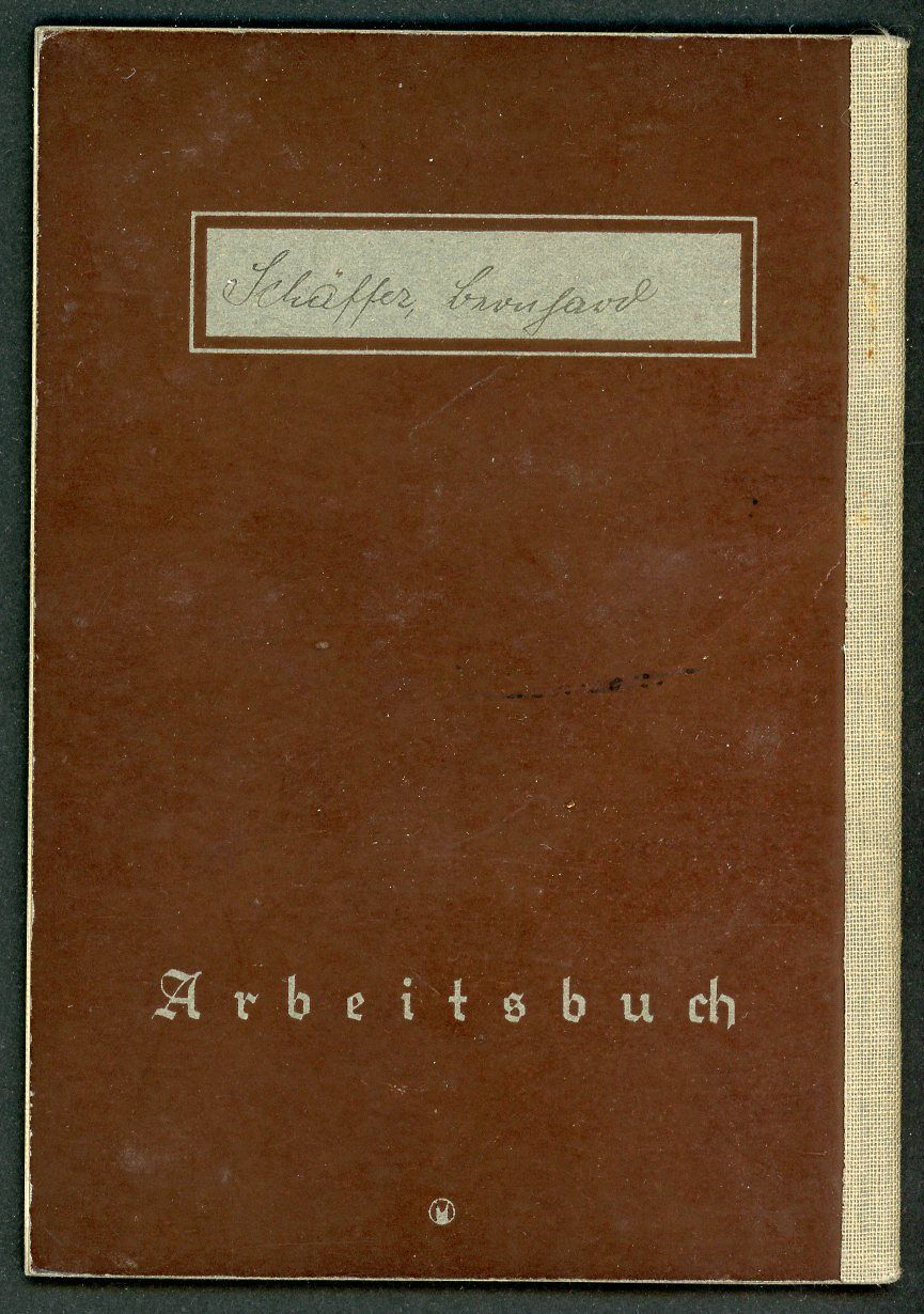 Z FACEBOOK AUCTION - 1st Pattern German Arbeitsbuch 10 Year Work History 1933 to 1943 WW2, STARTING BID $12 *
