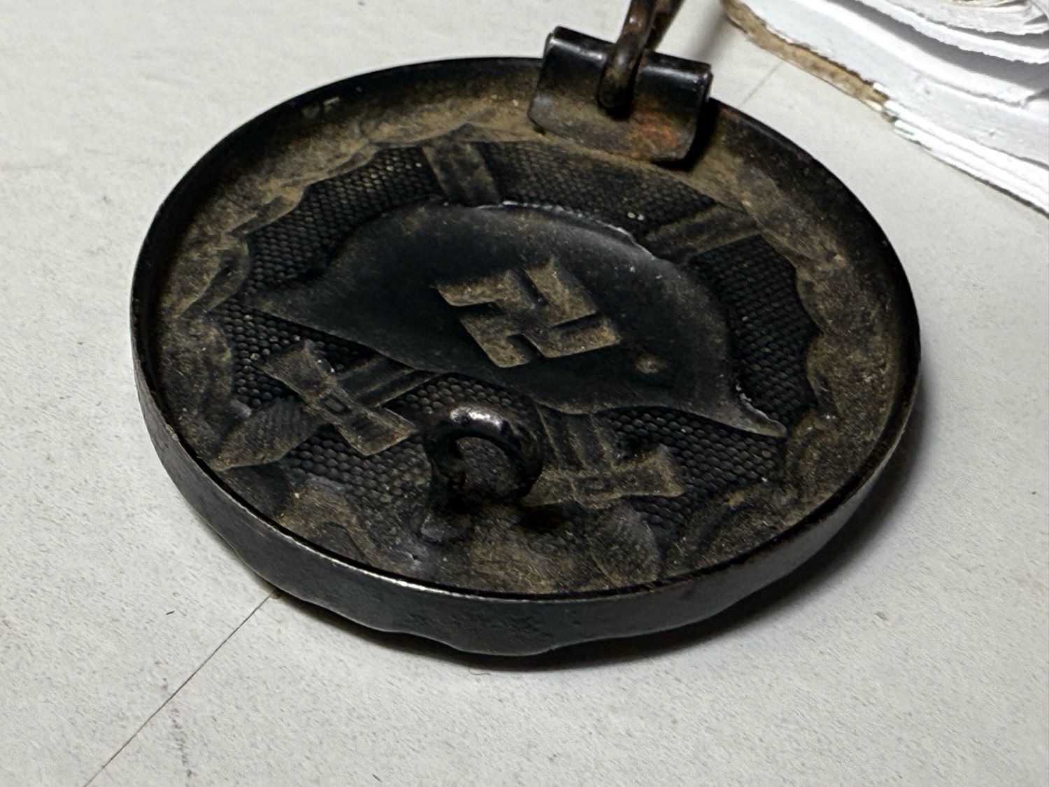Z FACEBOOK AUCTION - GERMAN WW2 BLACK WOUND BADGE, STARTING BID $35 *