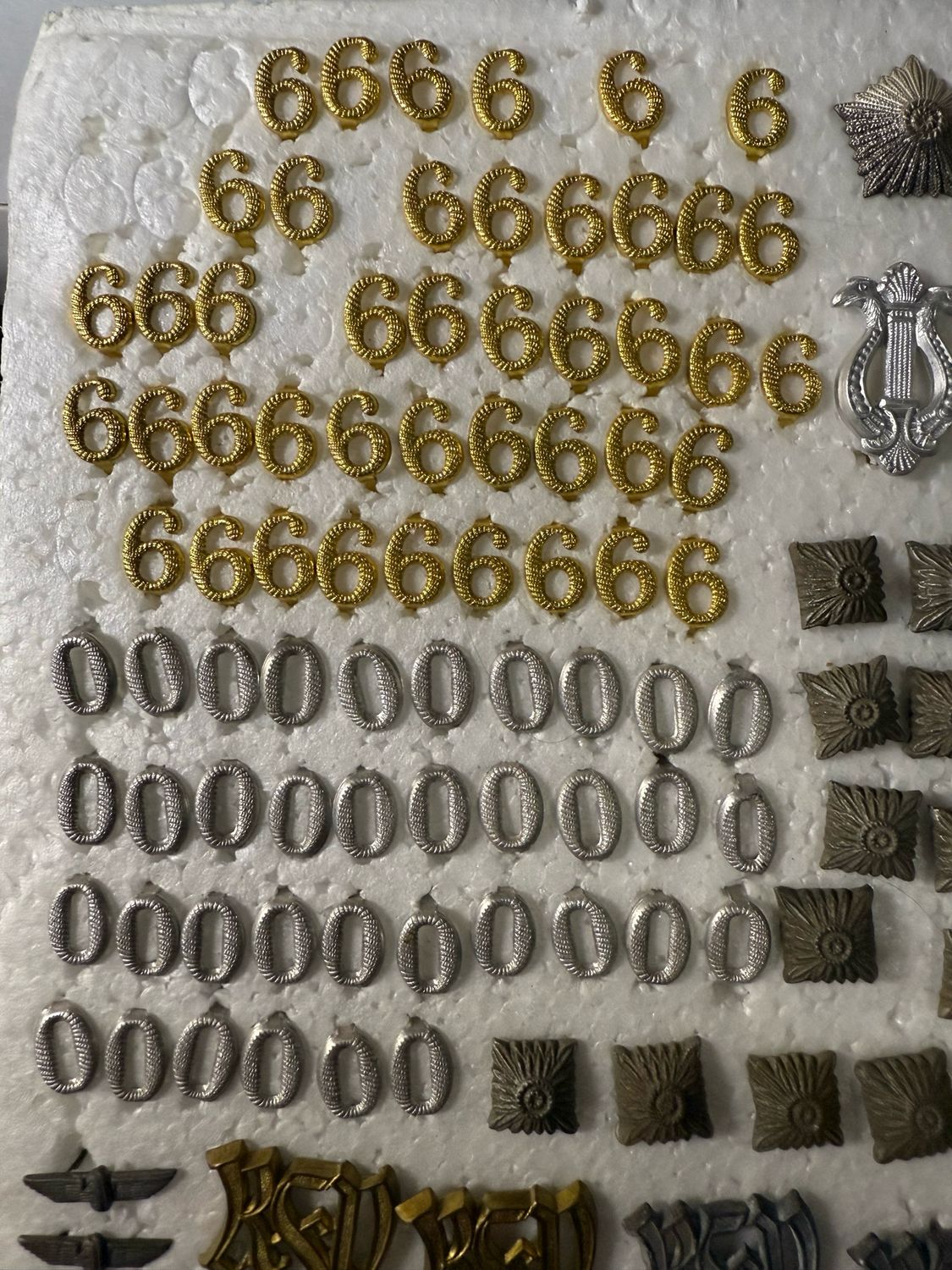 LOT OF OVER 200 GERMAN SHOULDER CYPHERS, RANK PIPS, NUMBERS, ETC *
