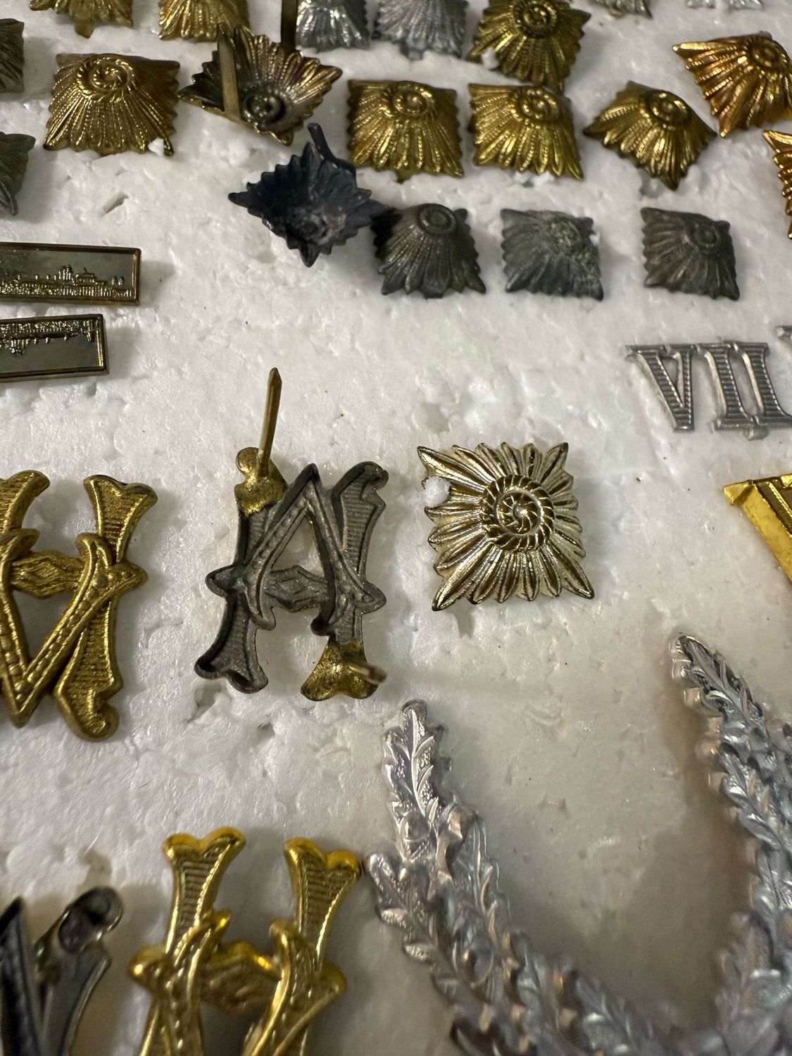 LOT OF OVER 200 GERMAN SHOULDER CYPHERS, RANK PIPS, NUMBERS, ETC *