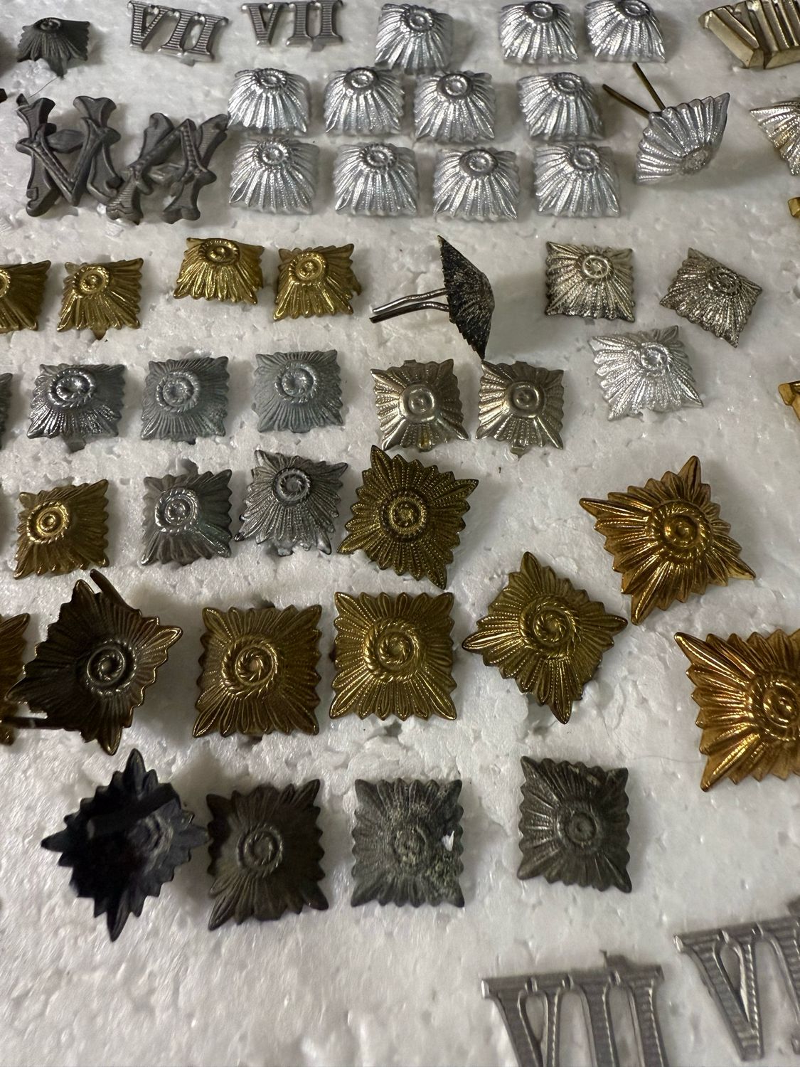 LOT OF OVER 200 GERMAN SHOULDER CYPHERS, RANK PIPS, NUMBERS, ETC *