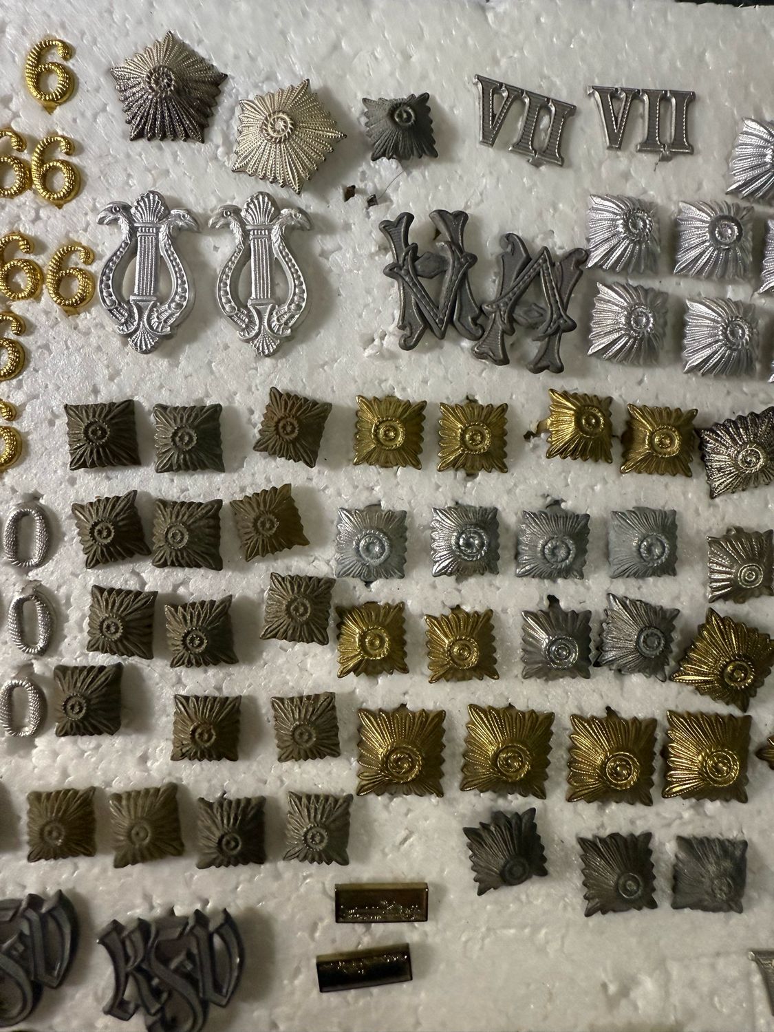 LOT OF OVER 200 GERMAN SHOULDER CYPHERS, RANK PIPS, NUMBERS, ETC *