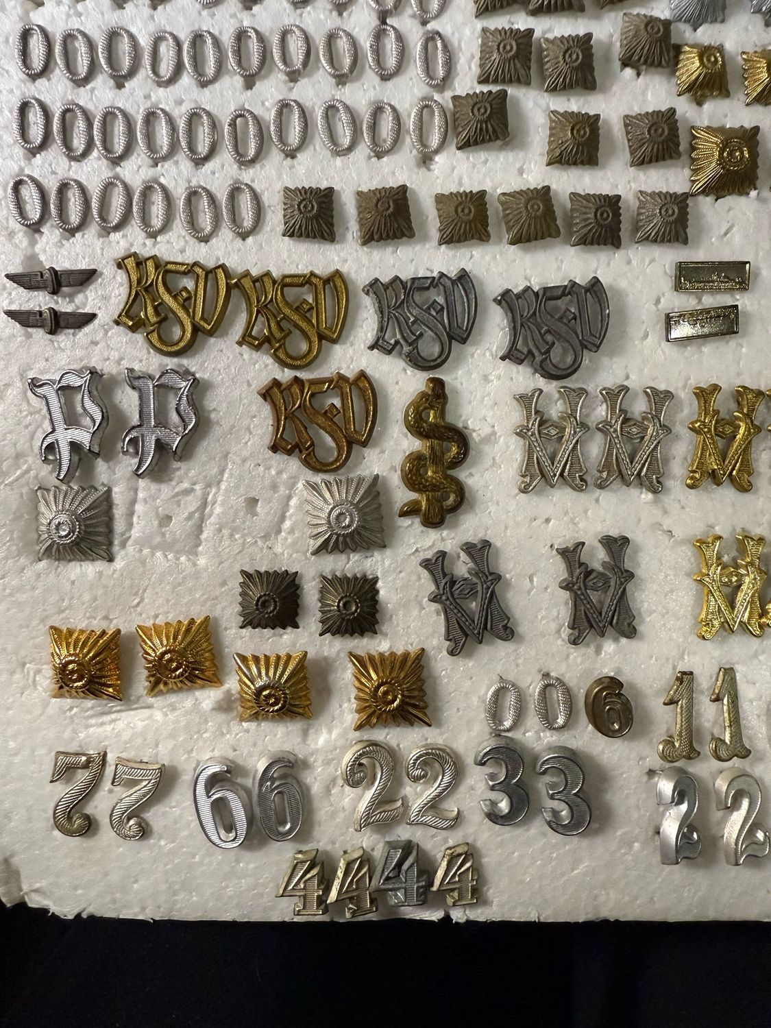 LOT OF OVER 200 GERMAN SHOULDER CYPHERS, RANK PIPS, NUMBERS, ETC *