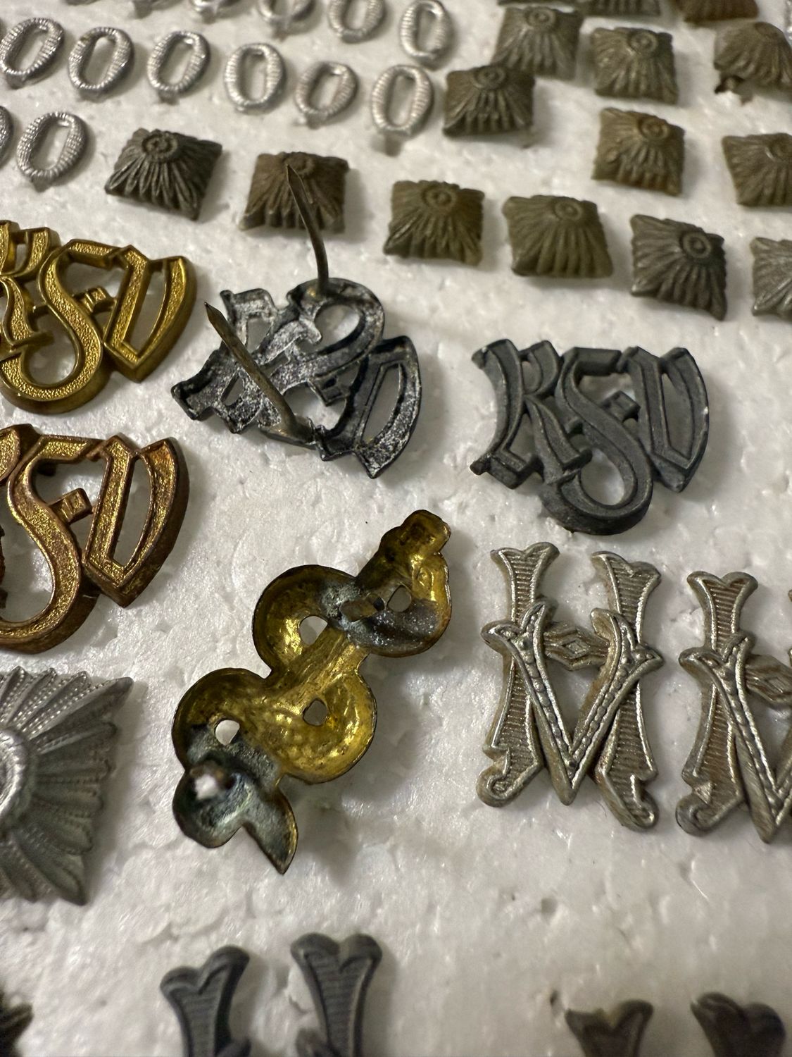LOT OF OVER 200 GERMAN SHOULDER CYPHERS, RANK PIPS, NUMBERS, ETC *