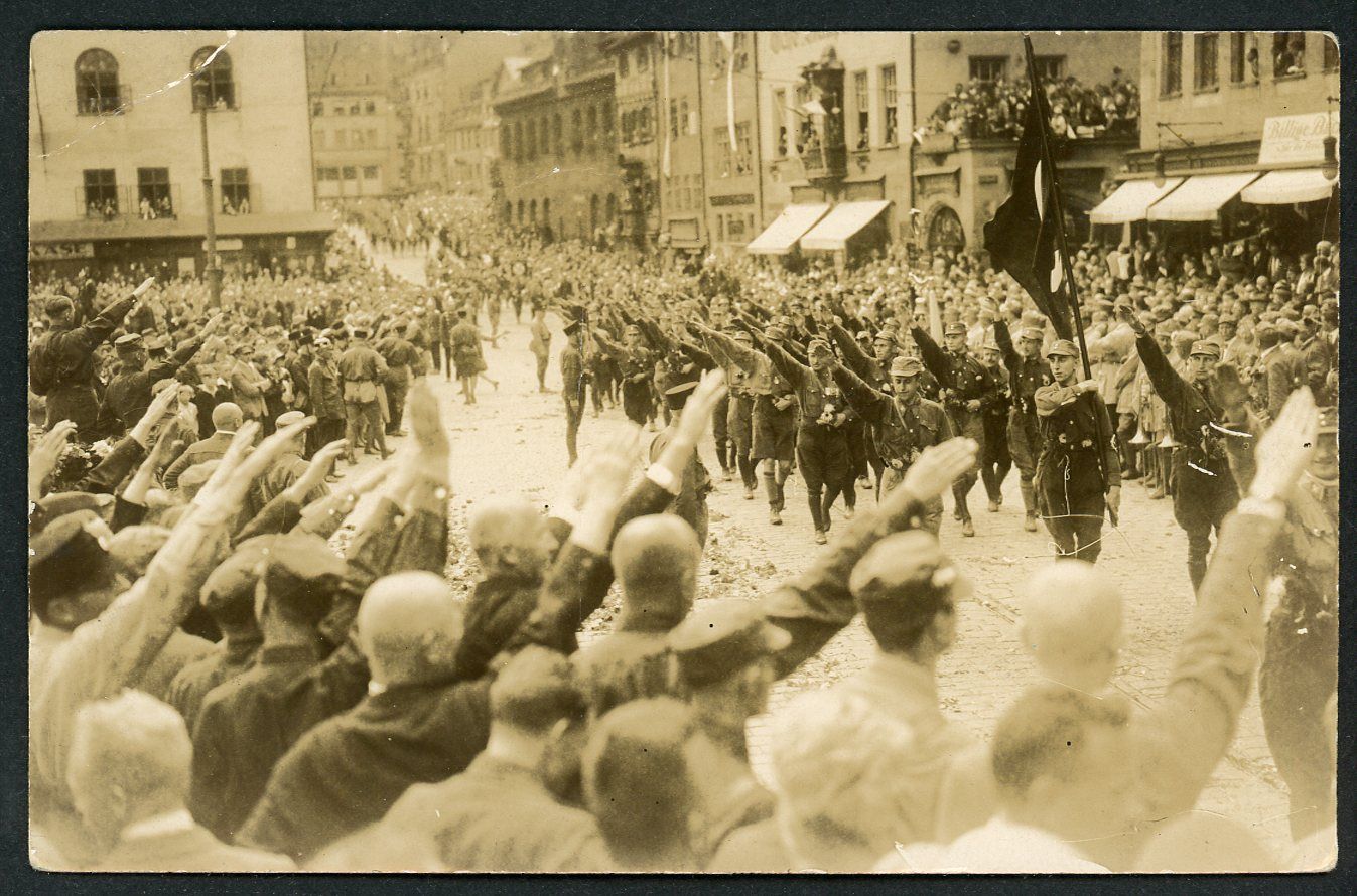 Z FACEBOOK AUCTION - German Photo Of SA Brownshirts Street March During 1927 Reichsparteitag Rally In Nurnberg, STARTING BID $5