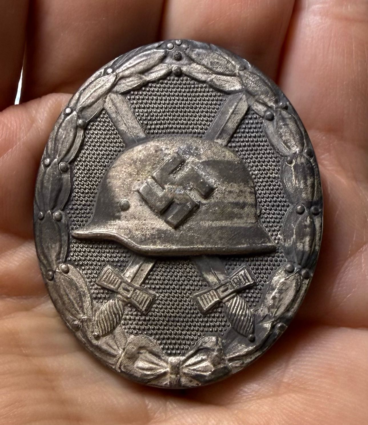 Z FACEBOOK AUCTION - German WW2 SILVER Wound Badge, Made by Vienna Mint, Starting Bid $40 *