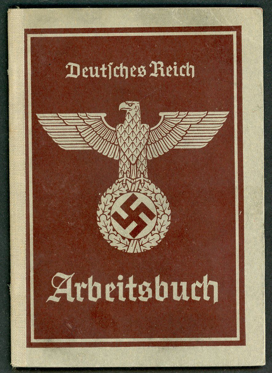 Z FACEBOOK AUCTION - German WW2 2nd Pattern Arbeitsbuch, Reinforced Concrete Worker, Entries Through Early 1946, STARTING BID $12 *
