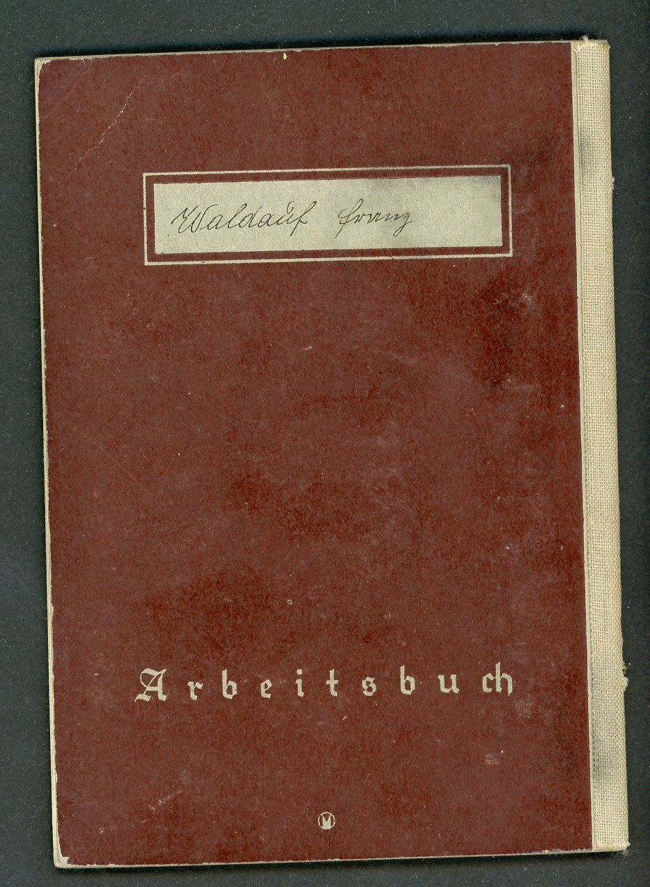 Z FACEBOOK AUCTION - German WW2 2nd Pattern Arbeitsbuch, Reinforced Concrete Worker, Entries Through Early 1946, STARTING BID $12 *