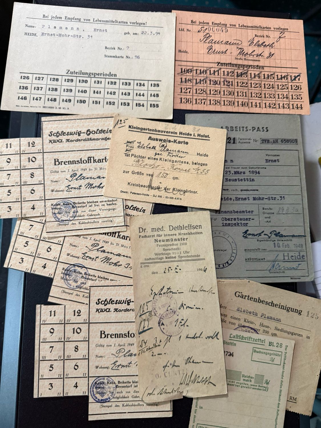 Z FACEBOOK AUCTION - German WW2 Wehrpass &amp; Document Lot, WW1 EK2, Kennkarte, Ration Cards &amp; More, STARTING BID $25 *