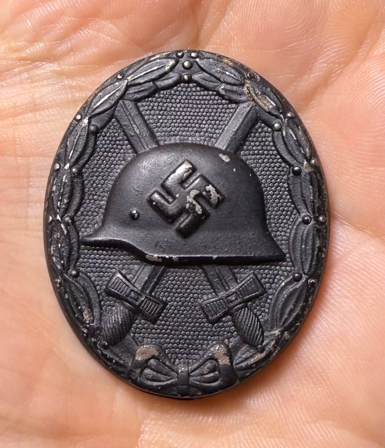 Z FACEBOOK AUCTION - GERMAN WW2 BLACK WOUND BADGE, STARTING BID $35 *