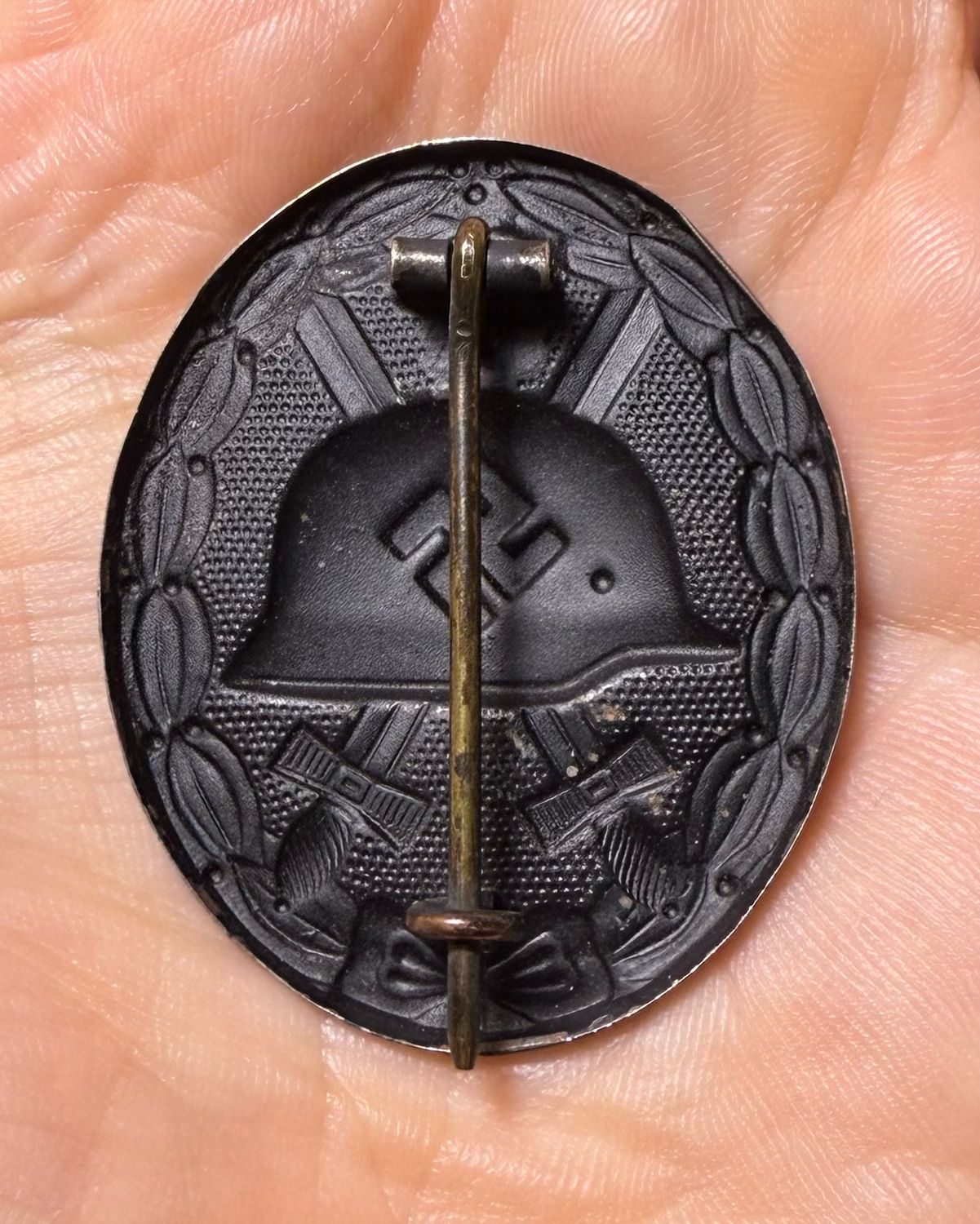 Z FACEBOOK AUCTION - GERMAN WW2 BLACK WOUND BADGE, STARTING BID $35 *