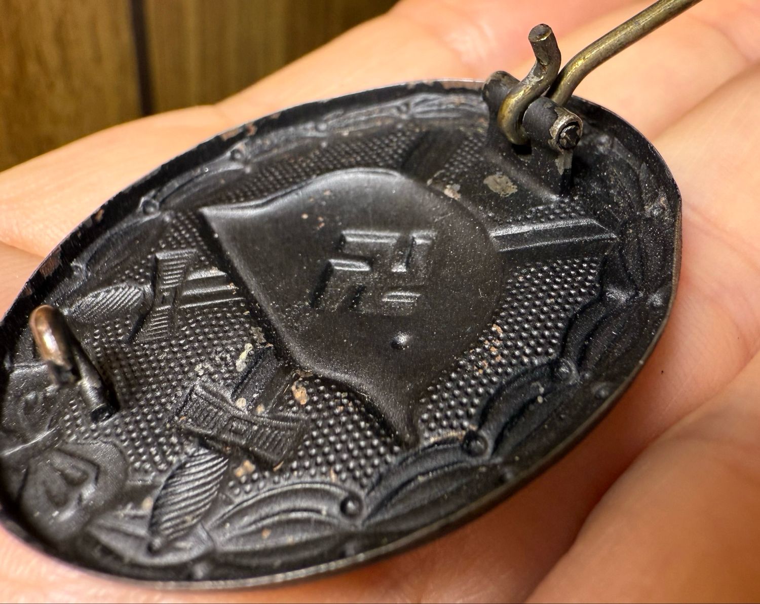 Z FACEBOOK AUCTION - GERMAN WW2 BLACK WOUND BADGE, STARTING BID $35 *