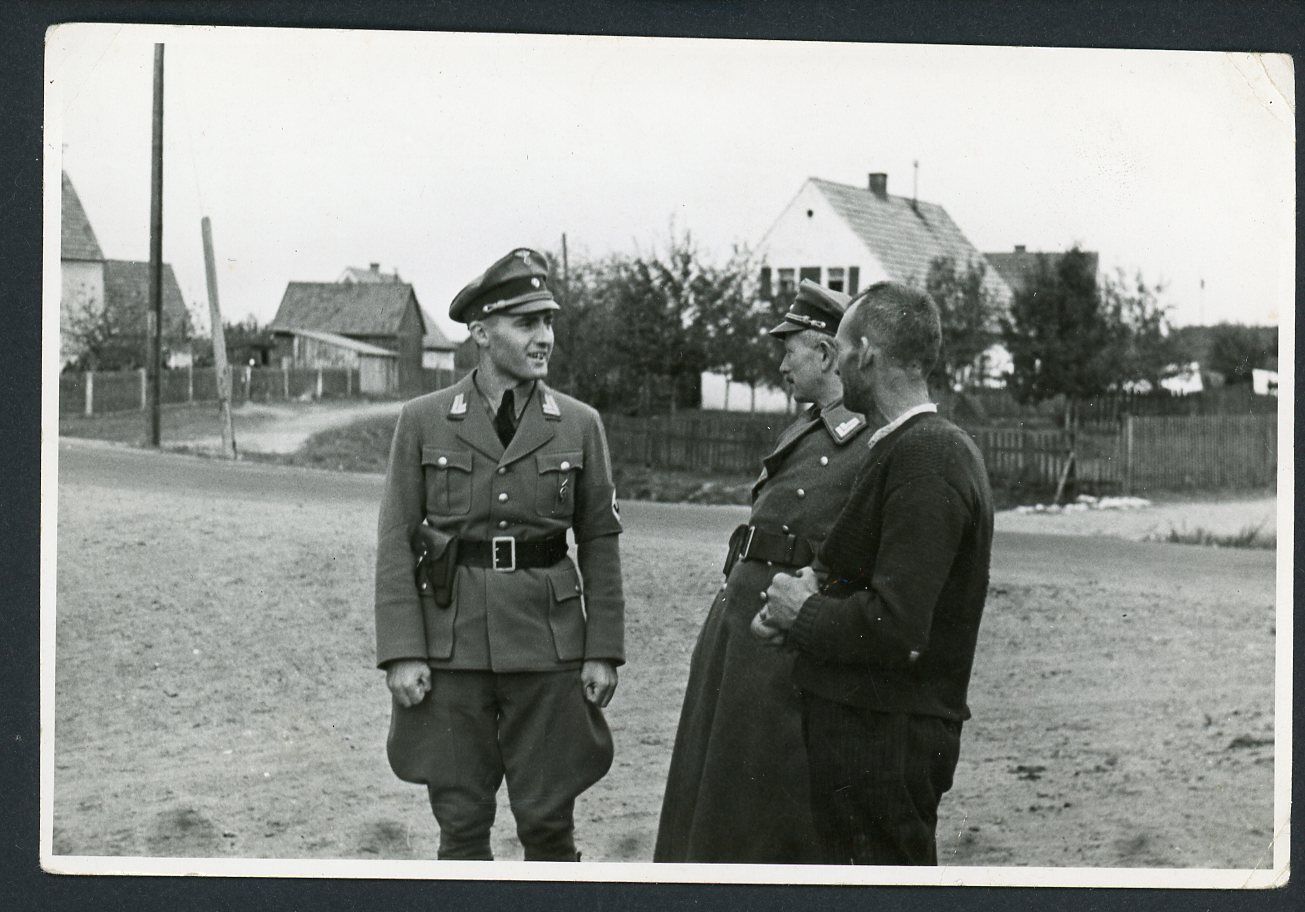 Z FACEBOOK AUCTION - Large Photo, Armed NSDAP Officers In The Field Nice Uniform View Pistol Holster - START BID $5
