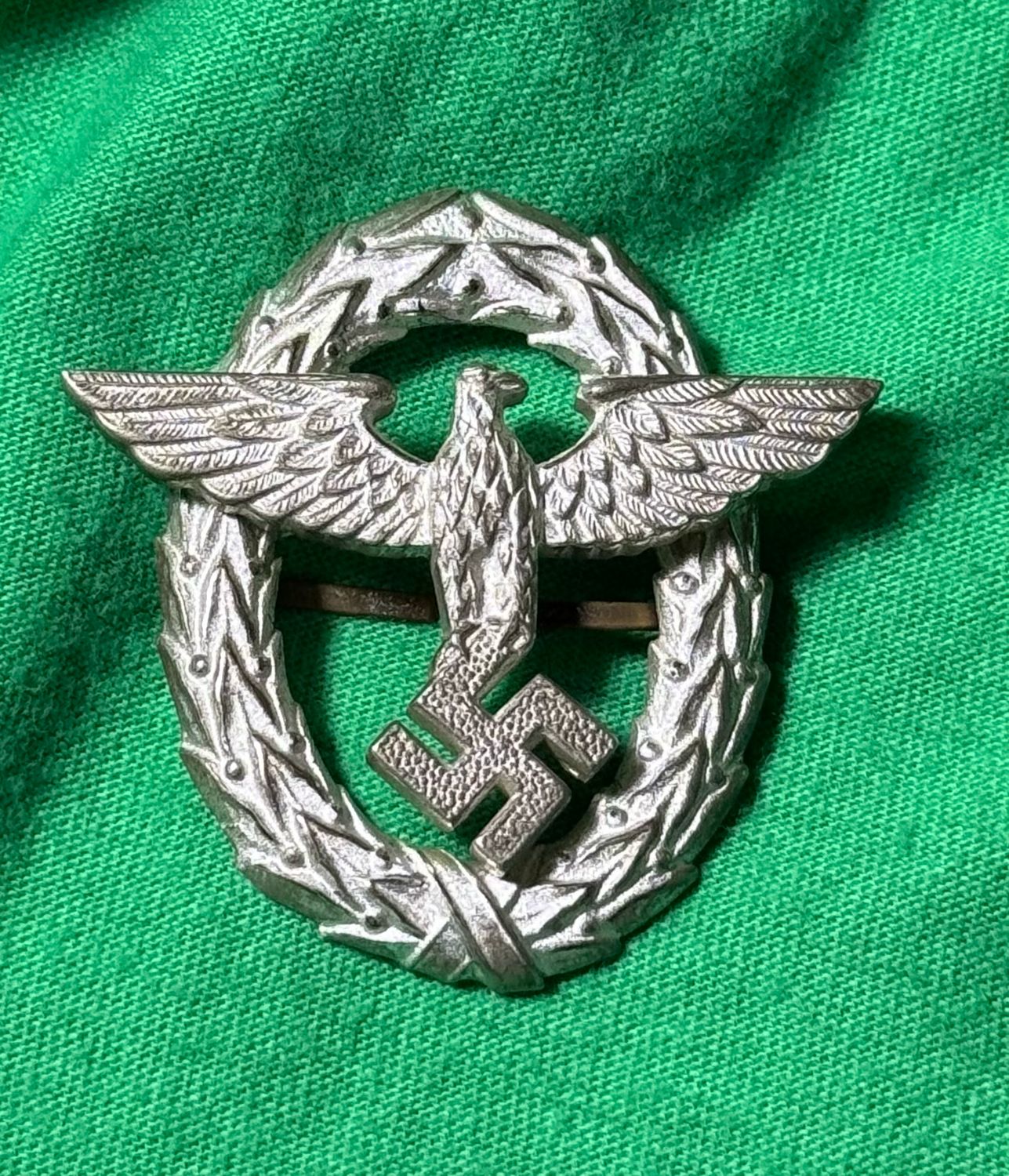 Z FACEBOOK AUCTION - First Pattern German Polizei Officer Visor Cap Eagle - STARTING BID $35 *