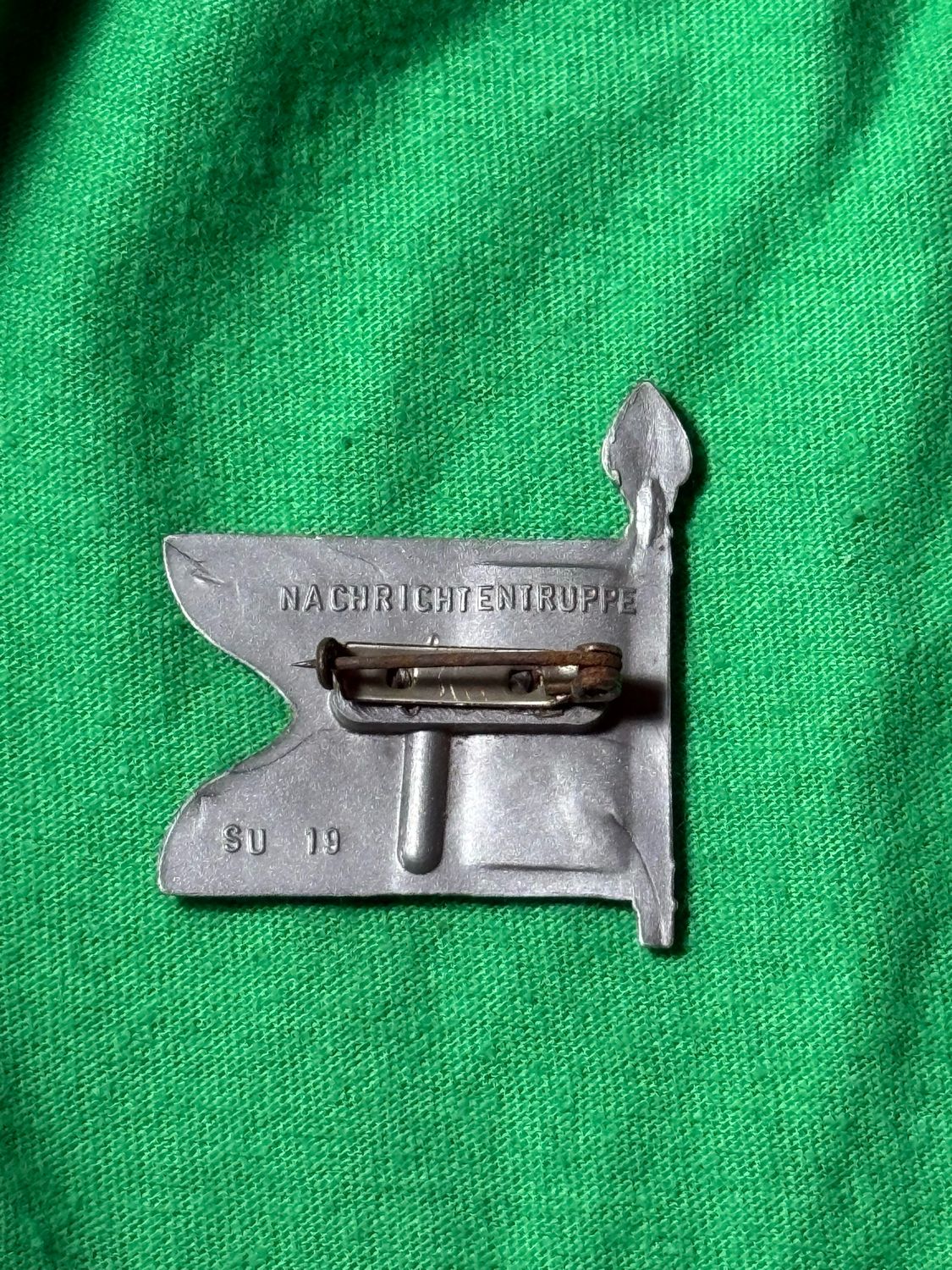 Z FACEBOOK AUCTION - German WHW Heer Flag Pin For Recon Nachrichten Troops, 5 swaz front, Winter Relief - STARTING BID $5