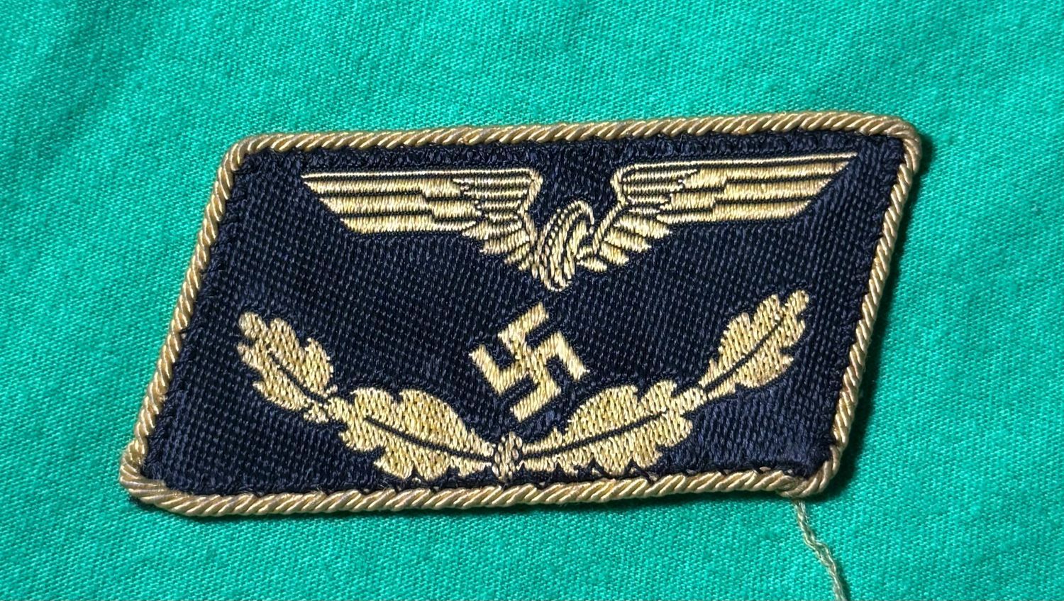 Z FACEBOOK AUCTION - German WW2 Era Deutsche Reichsbahn Official Collar Tab, Woven Design - STARTING BID $10 *