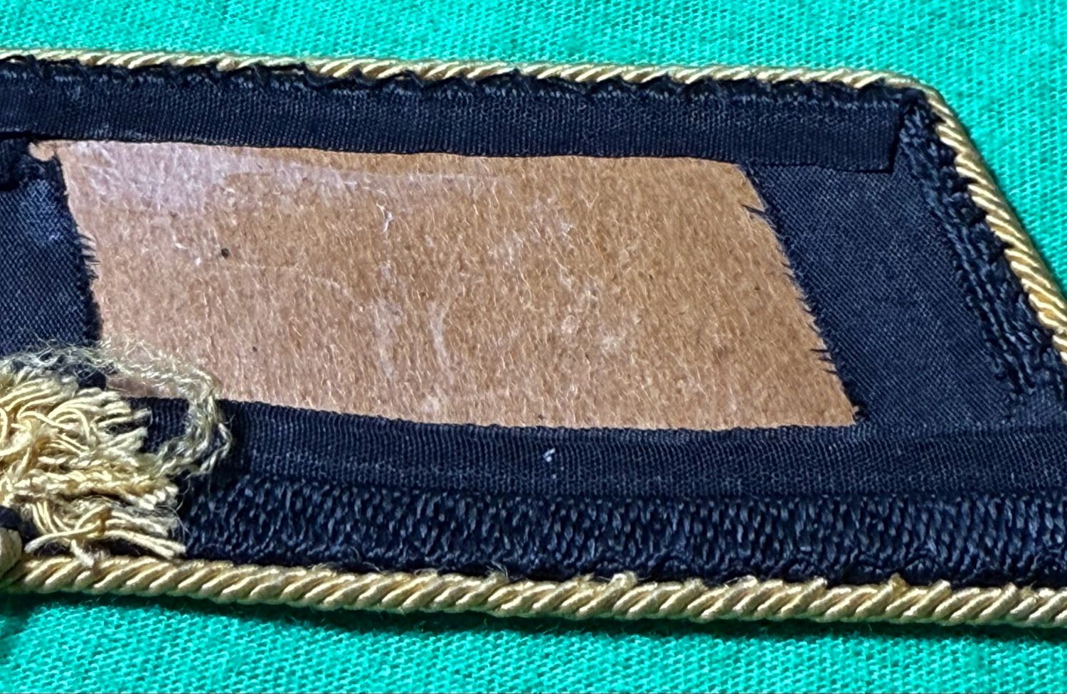 Z FACEBOOK AUCTION - German WW2 Era Deutsche Reichsbahn Official Collar Tab, Woven Design - STARTING BID $10 *