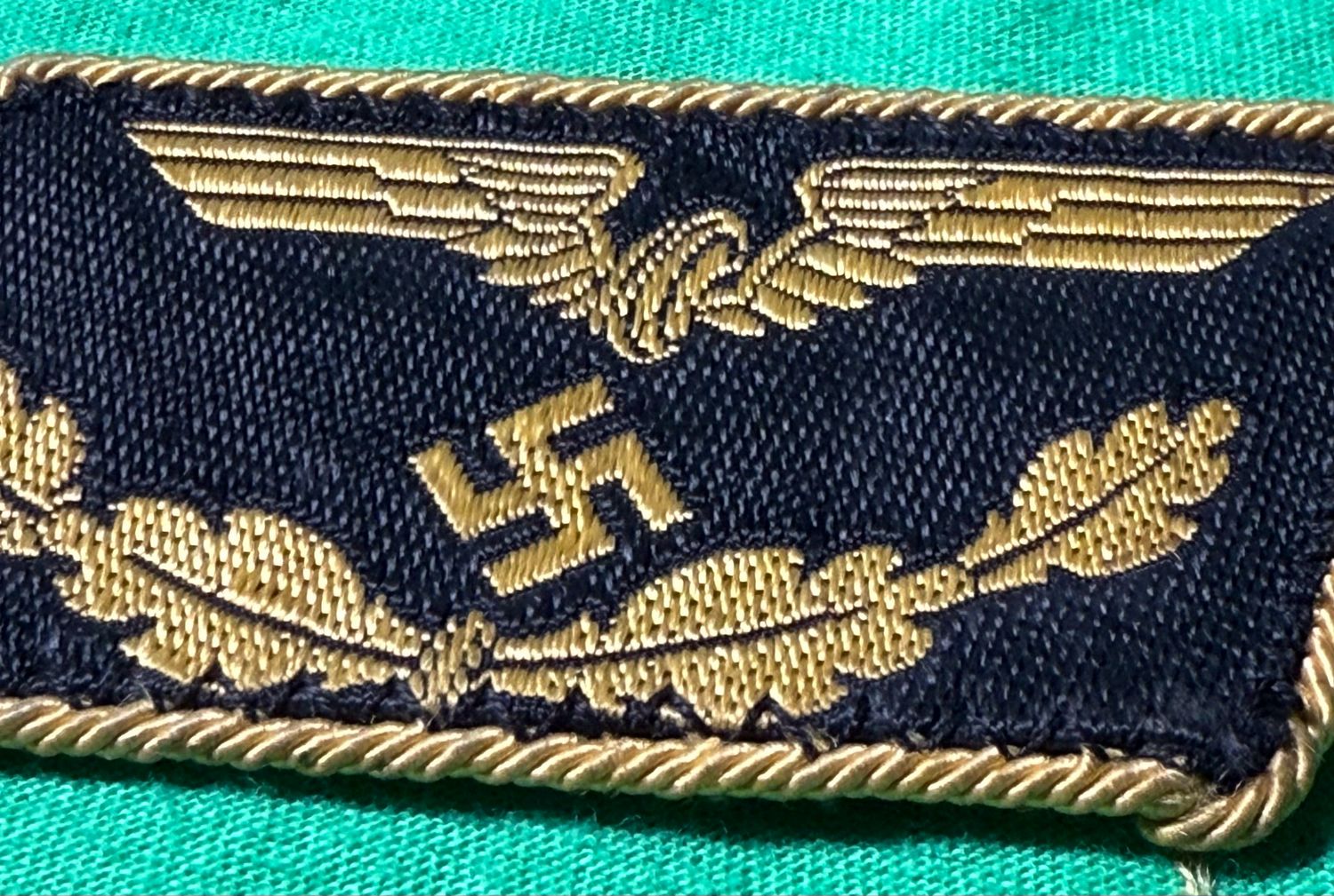 Z FACEBOOK AUCTION - German WW2 Era Deutsche Reichsbahn Official Collar Tab, Woven Design - STARTING BID $10 *