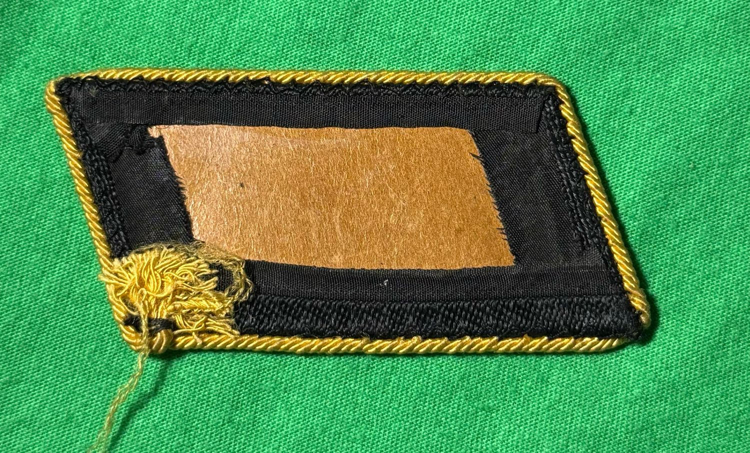 Z FACEBOOK AUCTION - German WW2 Era Deutsche Reichsbahn Official Collar Tab, Woven Design - STARTING BID $10 *