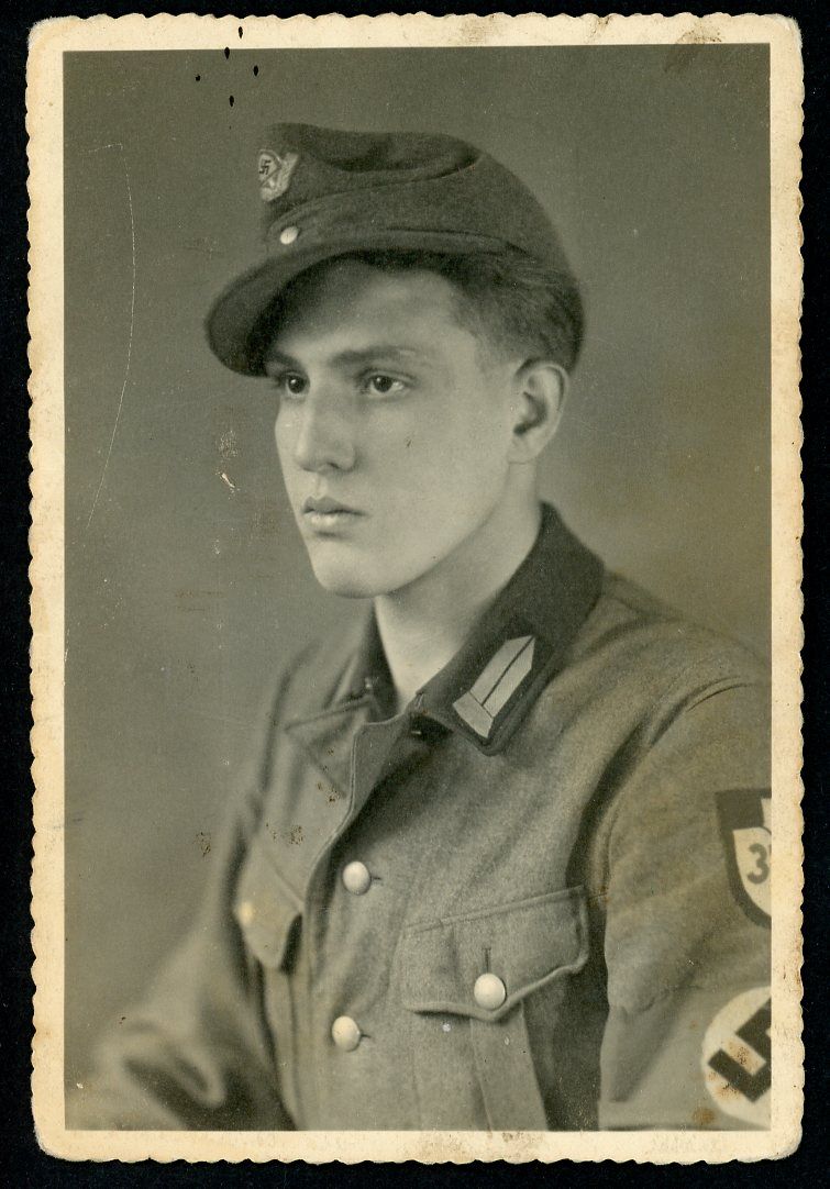 Z FACEBOOK AUCTION - German WW2 RAD Portrait Photo In M43 Field Hat, Swaz Armband - STARTING BID $5