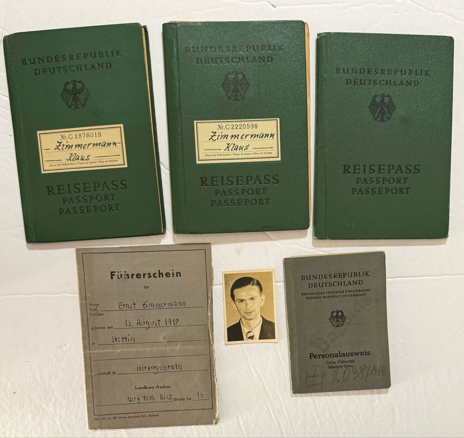 Z FACEBOOK AUCTION- German Reisepass Lot For Family In Bundesrepublik Deutschland West Germany, For Man, Wife, Children, Includes Fuhrerschein Driver&#39;s License - STARTING BID $5