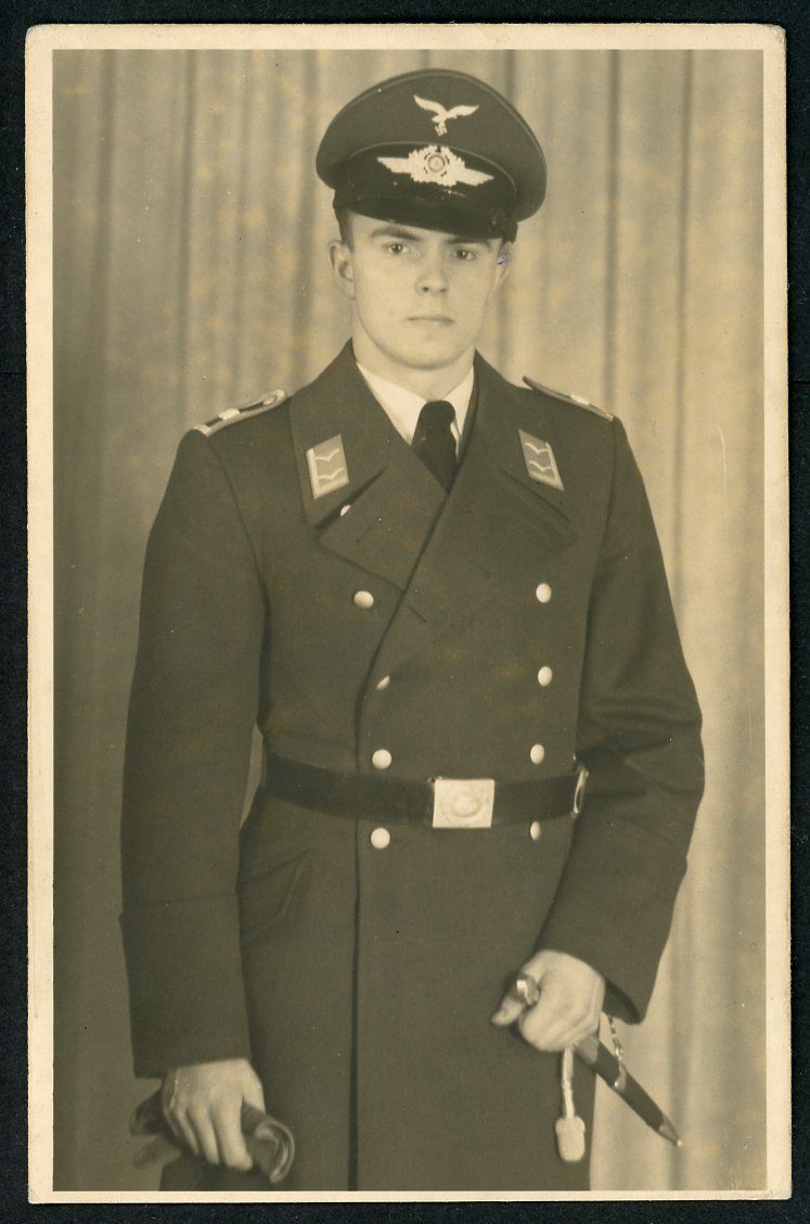 Z FB AUCTION - Luftwaffe NCO Studio Portrait Photo 1st Model Dagger &amp; Portepee, Visor Cap German WW2