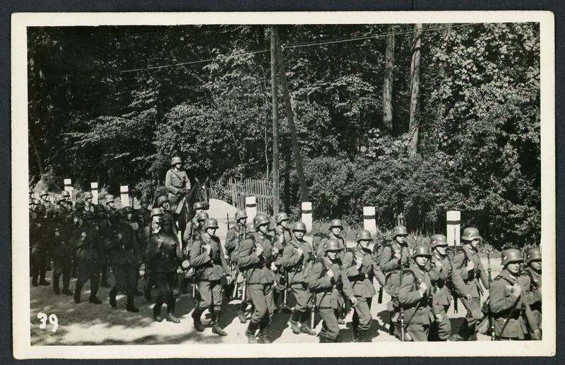 Port Photo Wehrmacht Infantry Soldiers March, Officer On Horse Helmets Rifles