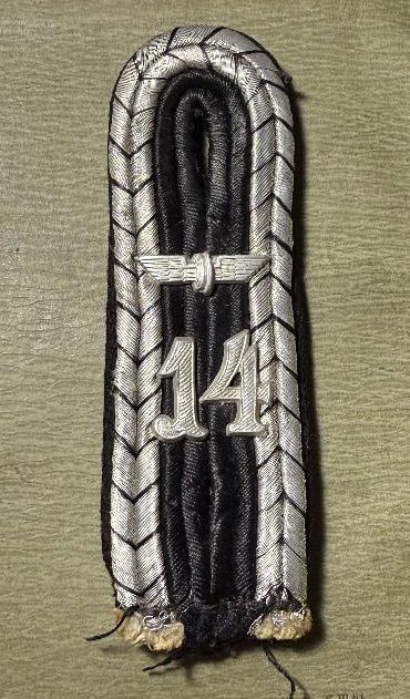 Z FACEBOOK AUCTION - German WW2 German Bahnschutz Polizei Railway Police Shoulder Board + Winged Wheel + 14 Cyphers - STARTING BID $25 *