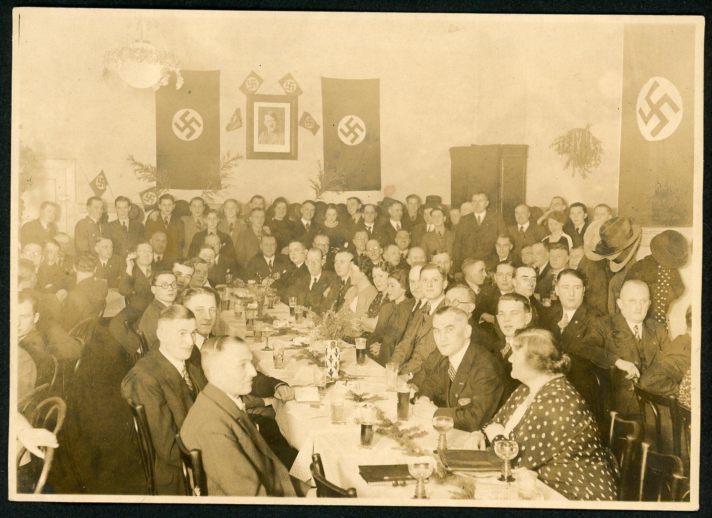 Z FACEBOOK AUCTION - Large Size German Photo - Partei Supporters Banquet, Many Swaz Flags &amp; Fuhrer Portrait On Display