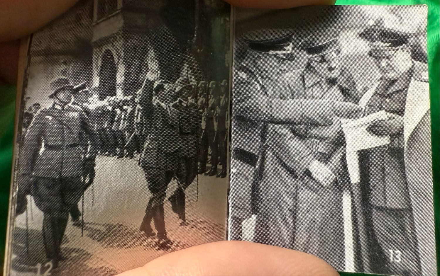 Z FACEBOOK AUCTION- German WHW Mini Photo Booklet Der Fuhrer und die Wehrmacht -  Adolf and the Military