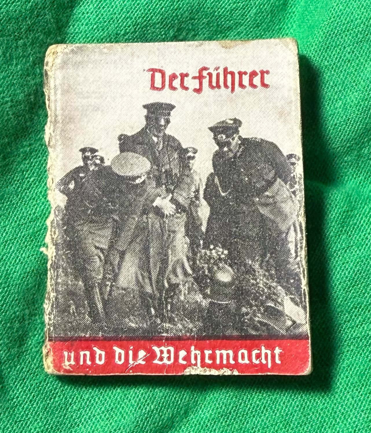 Z FACEBOOK AUCTION- German WHW Mini Photo Booklet Der Fuhrer und die Wehrmacht -  Adolf and the Military