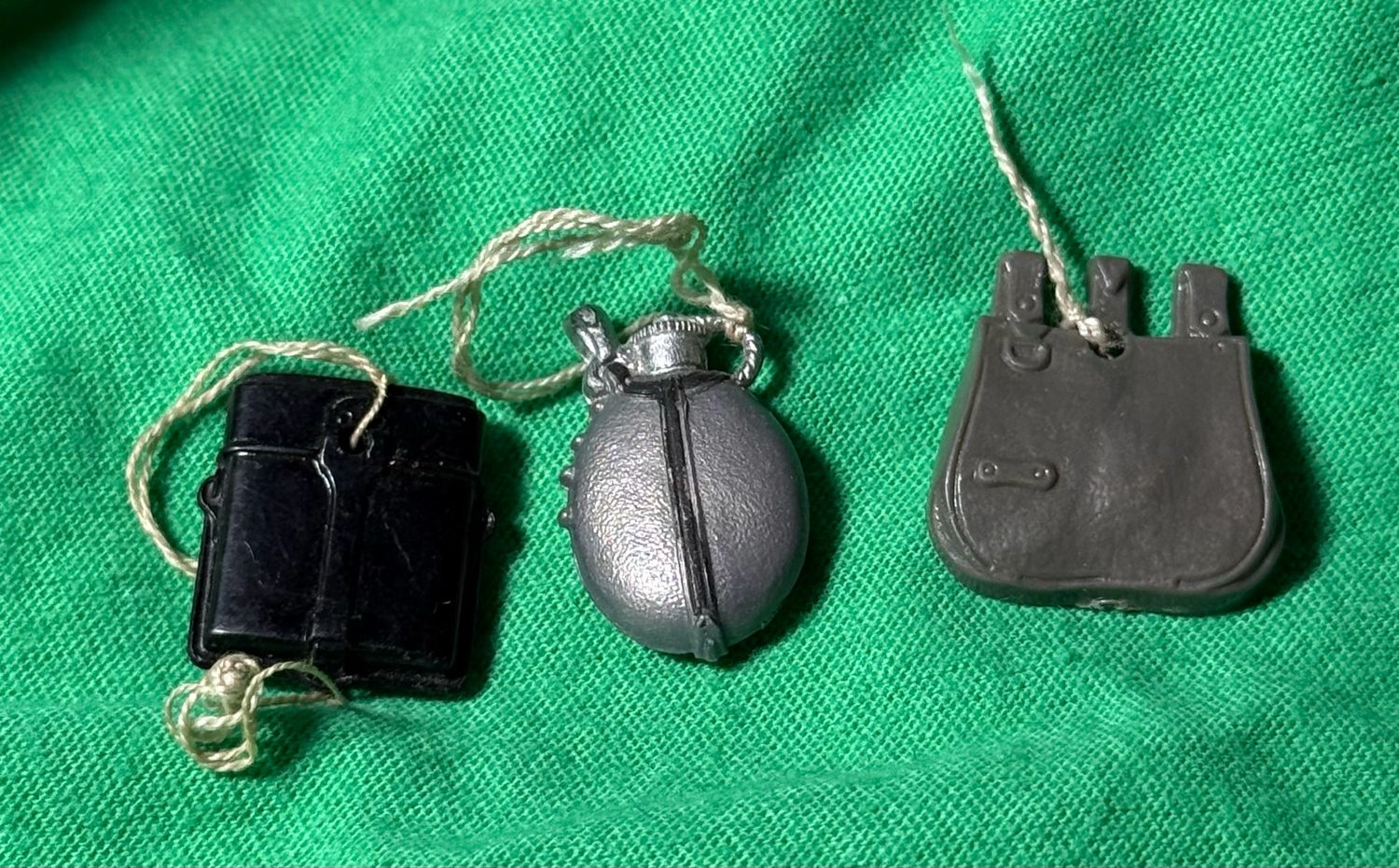 Z FACEBOOK AUCTION - German WHW 3 Piece Lot of Soldier Gear: Canteen, Bread Bag and Mess Kit, Winter Relief Donation Toys