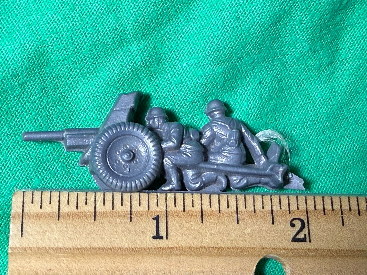 FACEBOOK AUCTION - German WW2 Winter Relief Toy Soldiers Firing 3.7cm PAK Anti Tank Gun, Winterhilfswerk