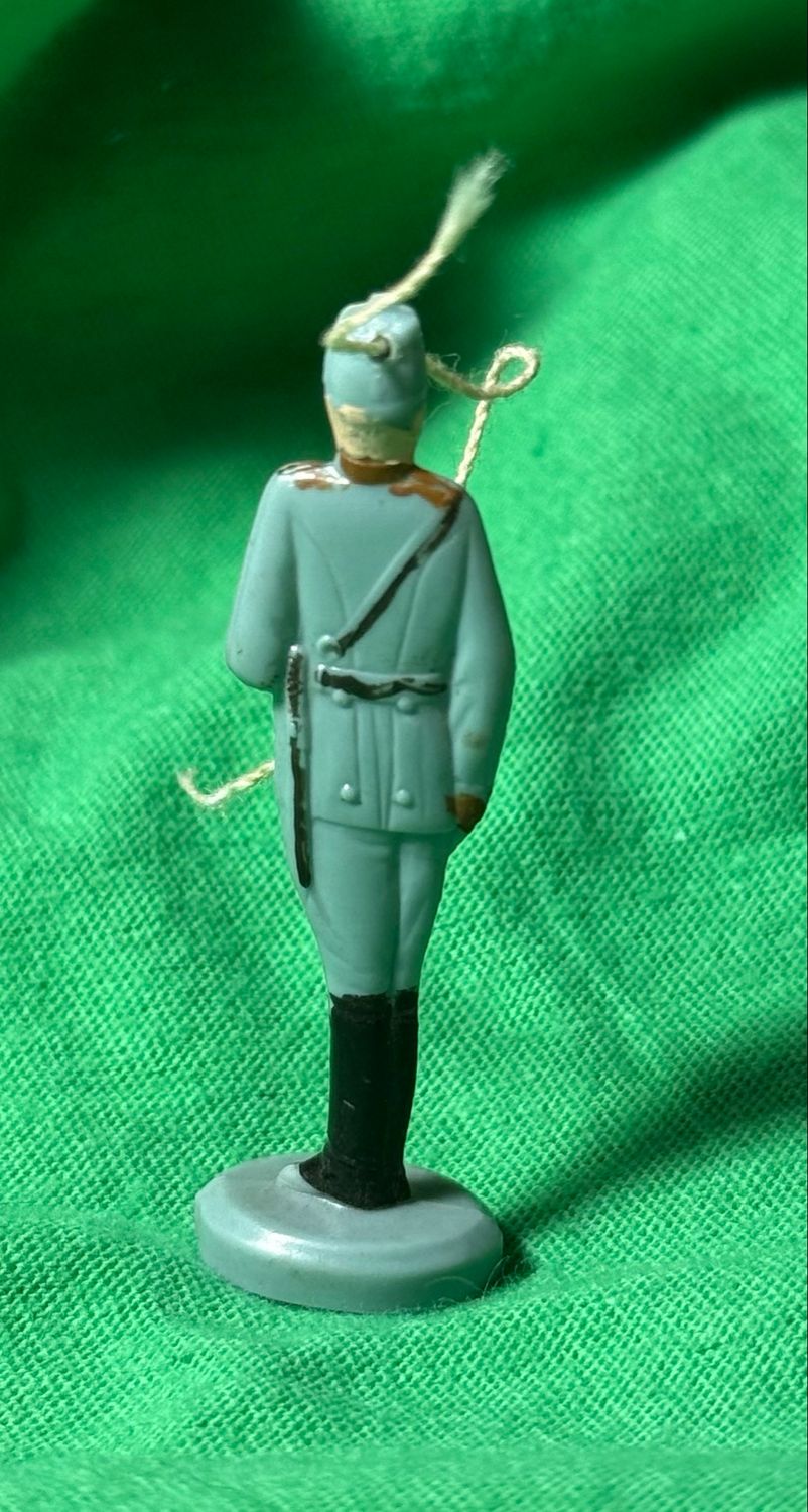 FACEBOOK AUCTION - German WW2 Winter Relief WHW Toy Soldier POLIZEI Police Man in Tschako Hat &amp; Holster