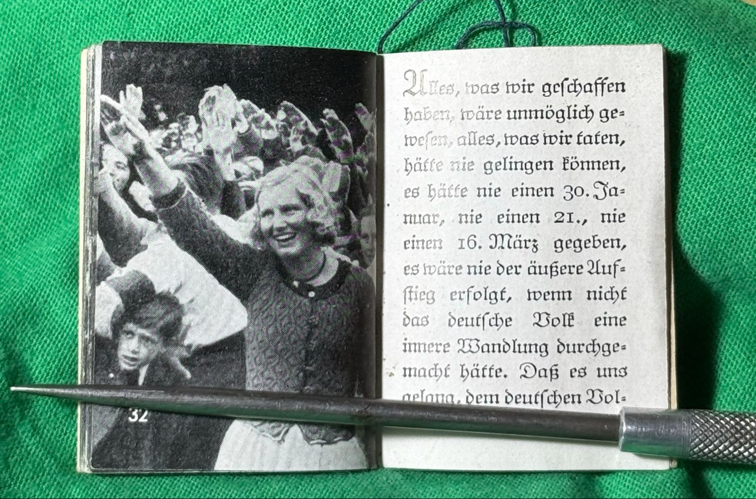 FACEBOOK AUCTION - German WHW Adolf Booklet - Der Fuhrer und Sein Volk, Hoffmann Photos, Winter Relief.