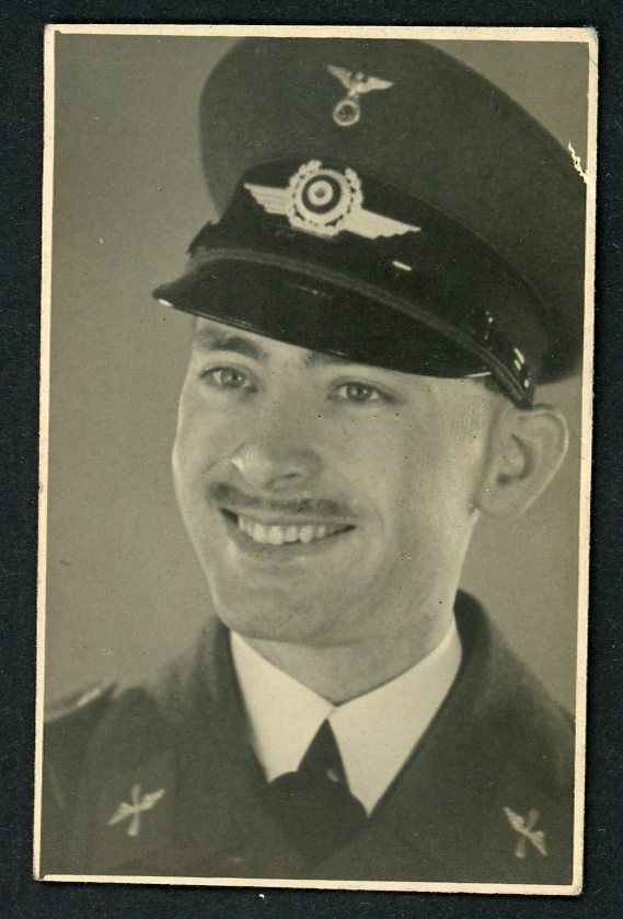 FACEBOOK AUCTION - Rare German Portrait Photo DLV Member in Visor Cap + Glider Section Collar Tabs