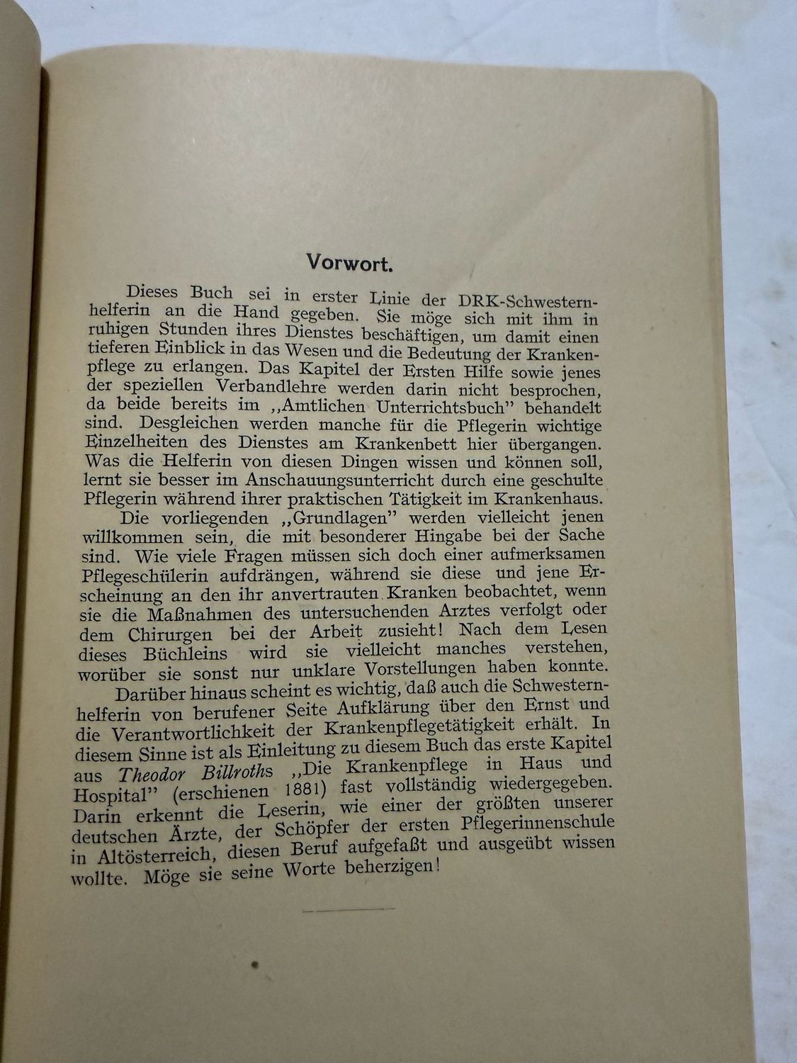FACEBOOK AUCTION - German WW2 DRK Book, Introduction To Nursing 1942 Deutsche Red Cross Nursing Student Textbook *