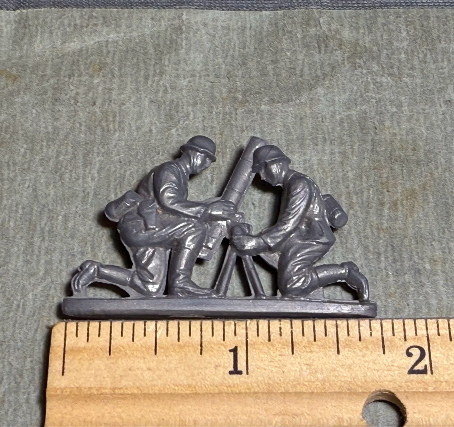 FACEBOOK AUCTION - German WW2 WHW Toy Soldier German Army Mortar Gun Crew In Action, Winter Relief Donation Piece
