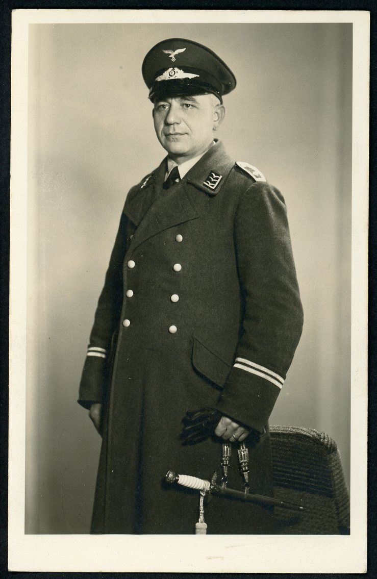 FACEBOOK AUCTION - German