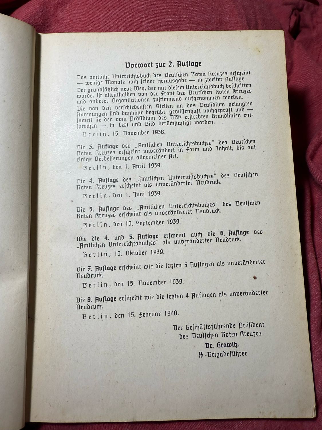 FACEBOOK AUCTION - German WW2 DRK Official Textbook on First Aid 1940 Illustrated, Forward by Interior Minister Wilhelm Frick and 2 Forwards By SS Brigadefuhrer Dr Grawitz *