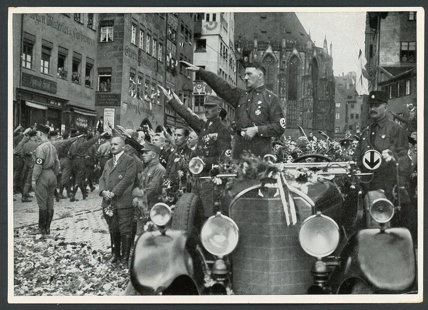 Z FACEBOOK AUCTION - Deutschland Erwacht Photo of Adolf H!tler In Nurnberg 1929 + Julius Streicher Large Size Cigarette Album Image