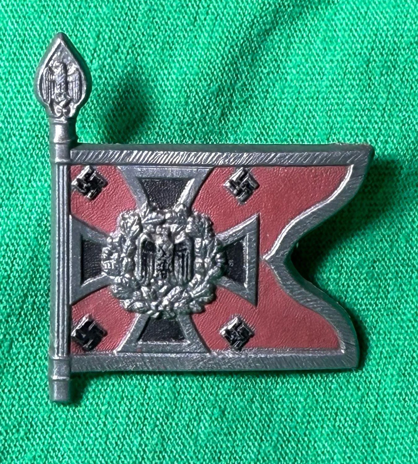 Z FACEBOOK AUCTION - German WHW Flag Pin Heer Army Kraftfahr Kampftruppe, Motor Combat Troops Regimental Standard