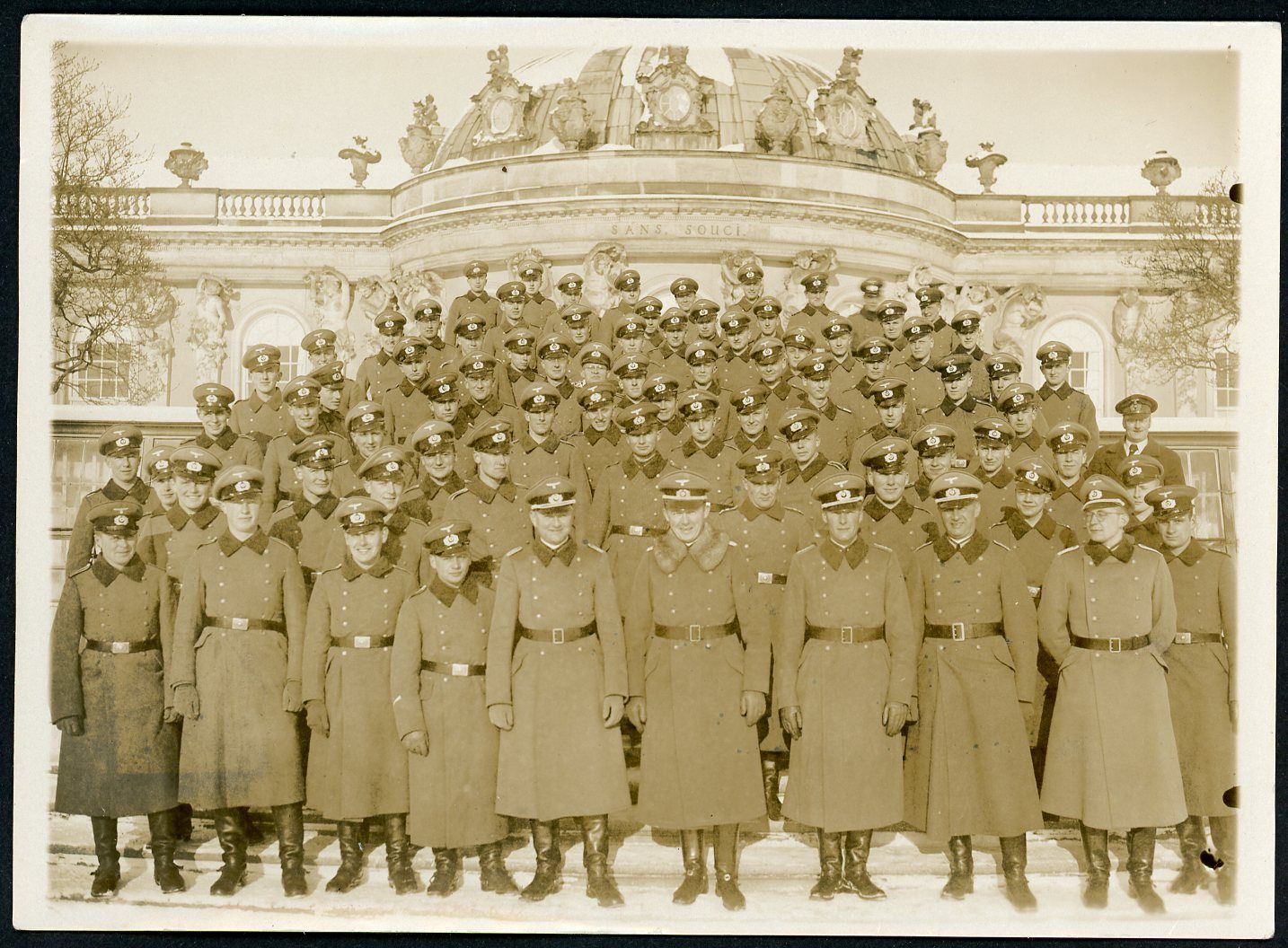 FACEBOOK AUCTION - Large Size Wehrmacht Group Portrait At Sans Souci Potsdam Germany, Officers, Enlisted Men + 1 Wiley Old NSDAP Veteran in Visor Cap