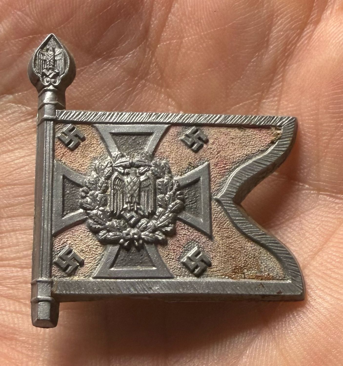 FACEBOOK AUCTION - German WHW Winter Relief Wehrmacht Artillery Flag Regimental Colors Tinnie Pin Badge